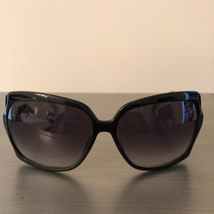 Gucci sunglasses with bamboo detail